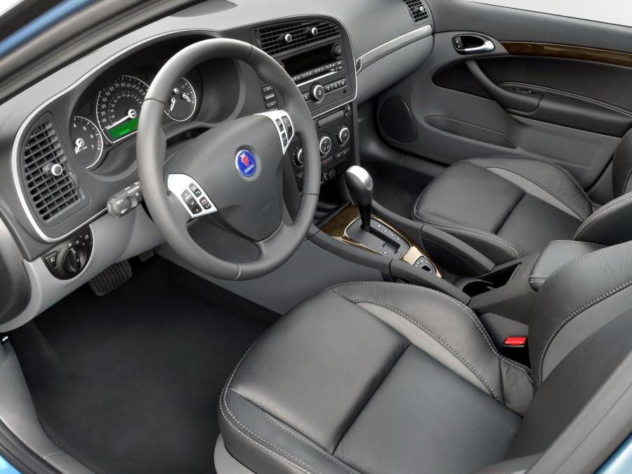  Saab 9-3 Sport Sedan 2002 года  (US) (фото 10 из 11)